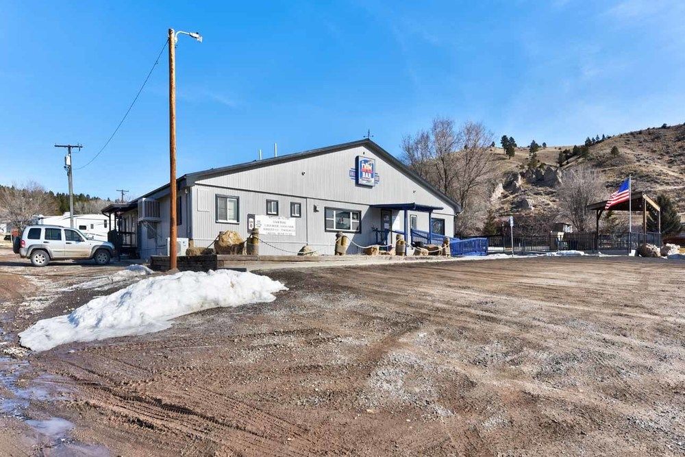 The Dam Bar : 8030 Canyon Ferry Rd, Helena, MT 59602